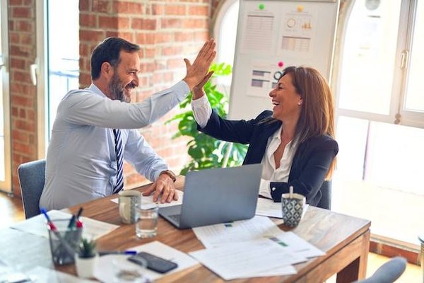 Comment faire une reprise d'entreprise lorsqu'on vient du milieu associatif