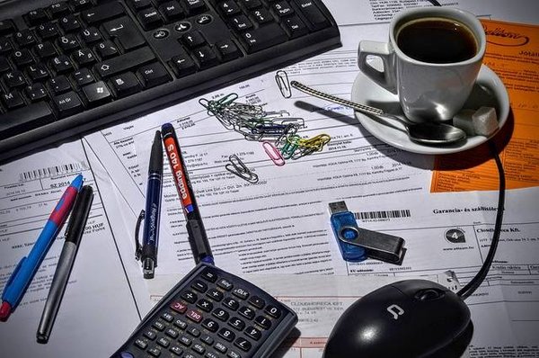 Explorer les métiers et les compétences du service Administration